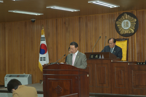 문을주산업건설위원장의 산업건설위원회 심사결과보고0