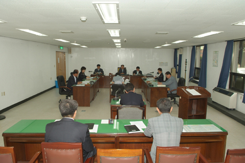 제140회 임시회 내무위원회 회의중0