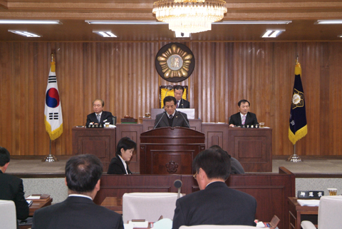 군정질문을 하고 있는 김종덕의원0