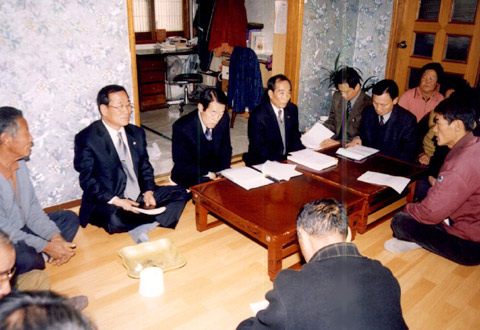 양전리 주택상습침수지역 해결을 위한 군수의 주민간담회에서....0