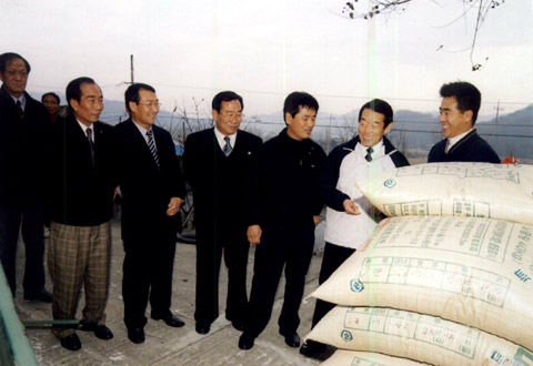 2002년 추곡수매현장에서....0