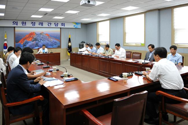 8월 셋째 주 의원정례간담회 개최1