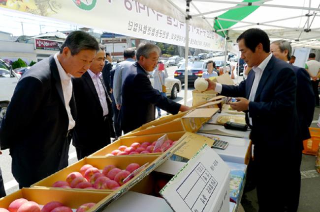 추석맞이 직거래장터 방문1