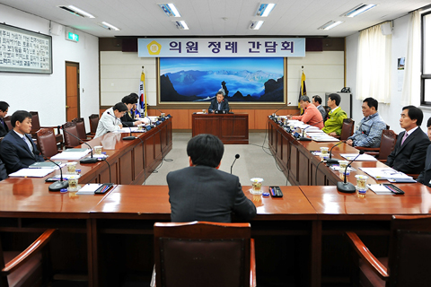 5월 첫째 주 의원정례간담회 개최0