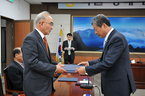 2012회계년도 세입세출결산검사위원 위촉식4