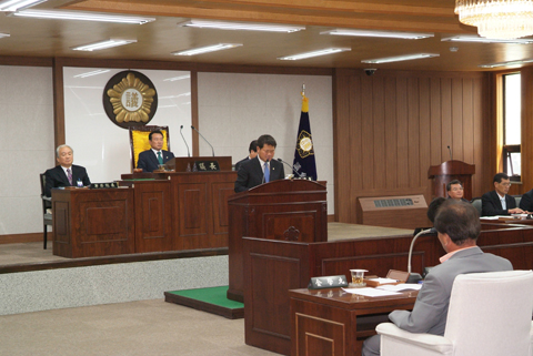 5분 자유발언 중인 윤재호 복지행정위원장0