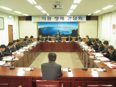 4월 첫째 주 의원정례간담회