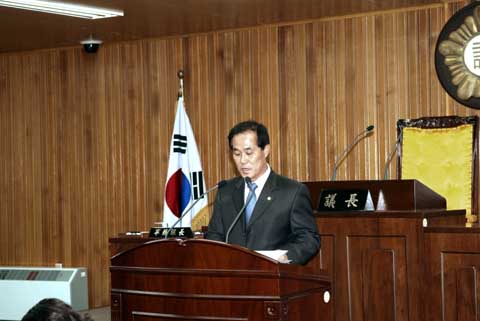 4월27 보궐선거에서 당선된 유무형 신임의장