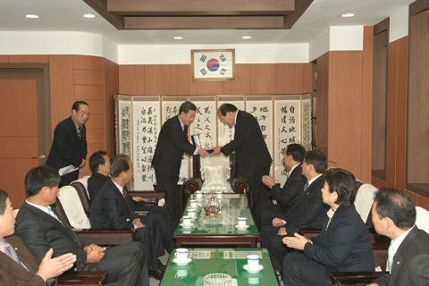 건강보험공단으로 부터 감사패 수상