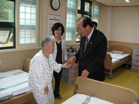 추석 즈음하여 삼가노인요양병원 위로방문