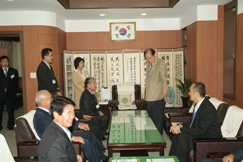 일본 자매결연도시 미토요시 합천방문객 의회방문