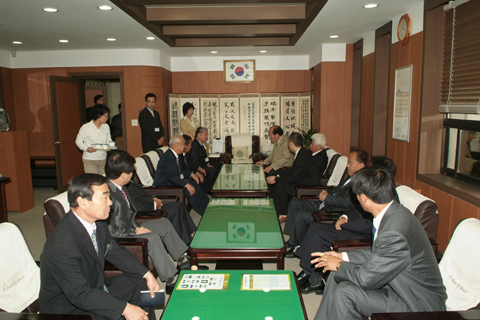일본 자매결연도시 미토요시 합천방문객 의회방문