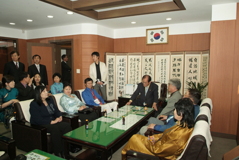 몽골 벚꽃마라톤 선수단 의회 방문