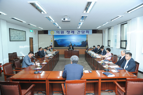 8월 첫째 주 의원정...