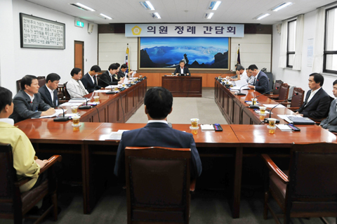 8월 셋째 주 의원정...