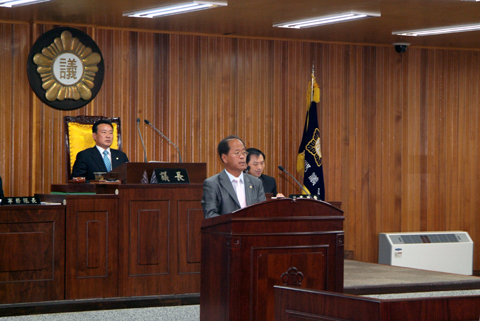 5분자유발언 중인 김학구의원