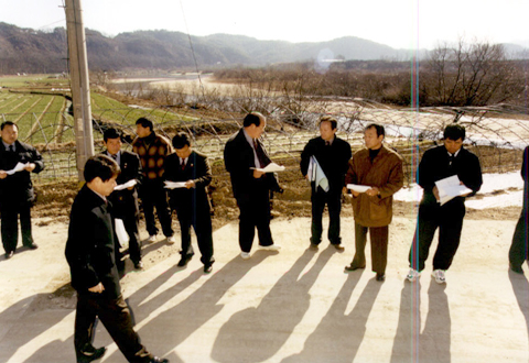 제96회현장확인특위 쌍책면 건태리 매호도로 수해복구현장(2002.12.14)